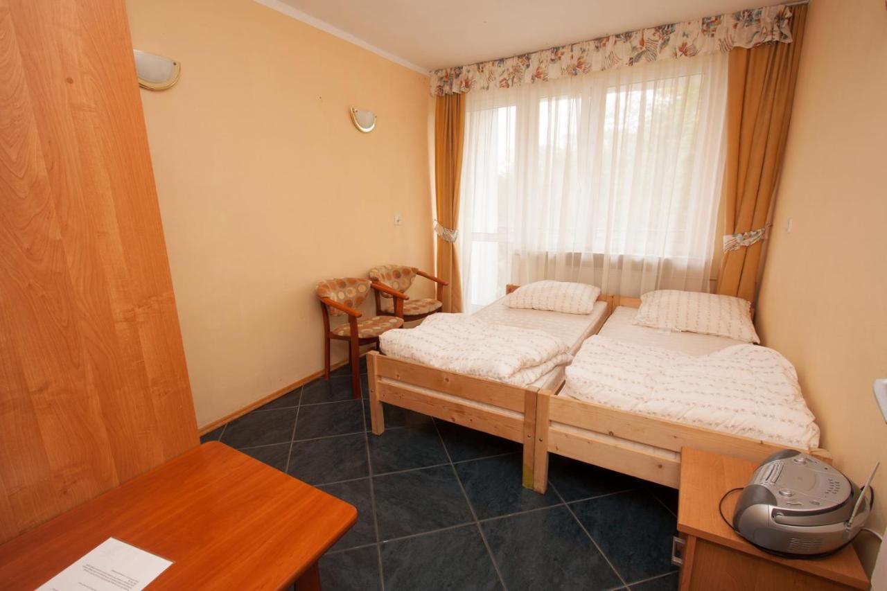 Dom Wczasowy Alka Dziwnów Exterior foto